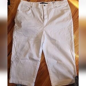 Gloria Vanderbilt Amanda Capri Jeans Sz 16 White Stretch Cuffed Belted 34x19